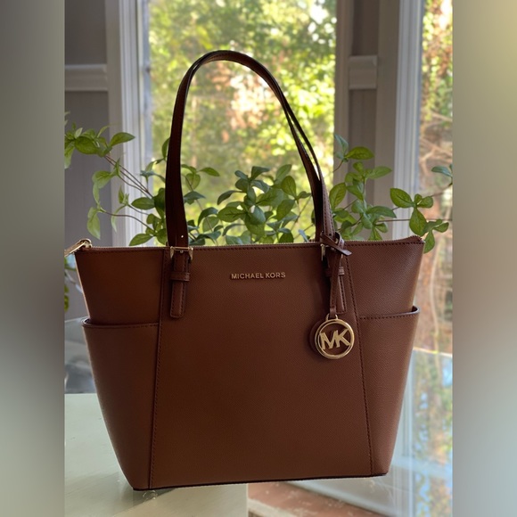 Michael Kors Brown Saffiano Leather Jet Set Top Zip -/Includes original Dust bag - Picture 1 of 15